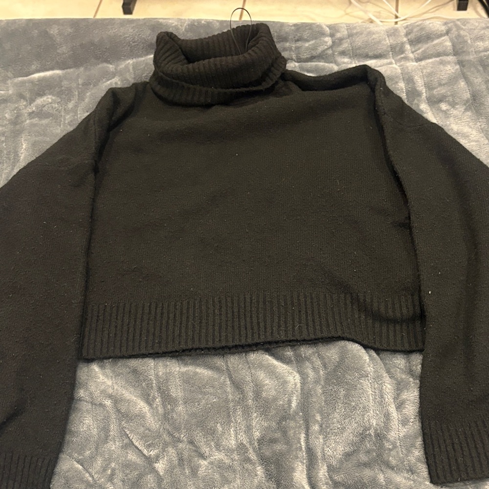 Black Turtleneck Sweater STRADIVARIUS